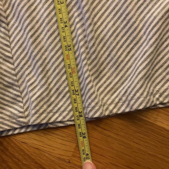 ⭐️⭐️Old Navy Maxi skirt - gray. & white pinstripe - Size Small - Picture 5 of 5